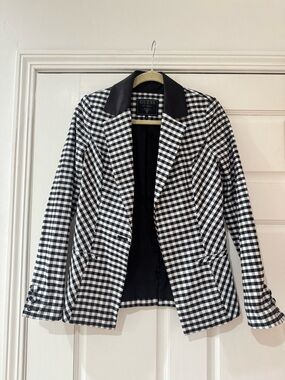 GUESS Black & White Gingham Blazer with Contrasting Collar